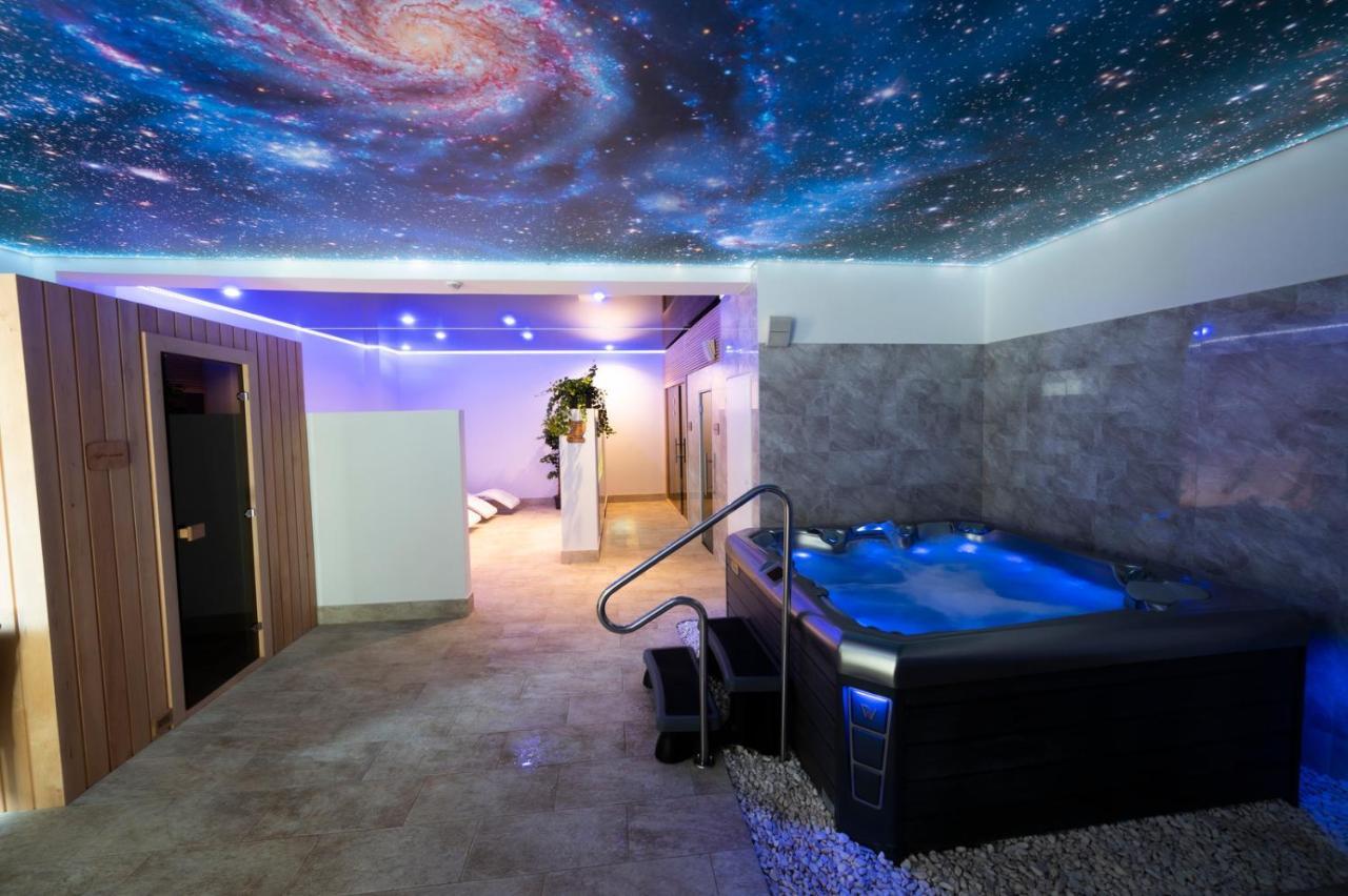 Hotel Dszsu เตรนชิอาสกี เตปลิตเซ ภายนอก รูปภาพ