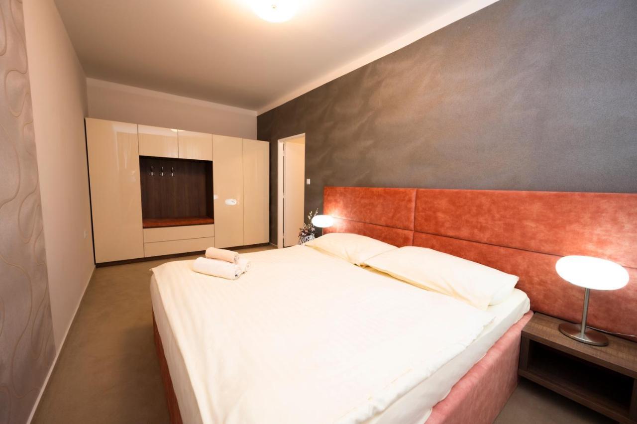 Hotel Dszsu เตรนชิอาสกี เตปลิตเซ ภายนอก รูปภาพ